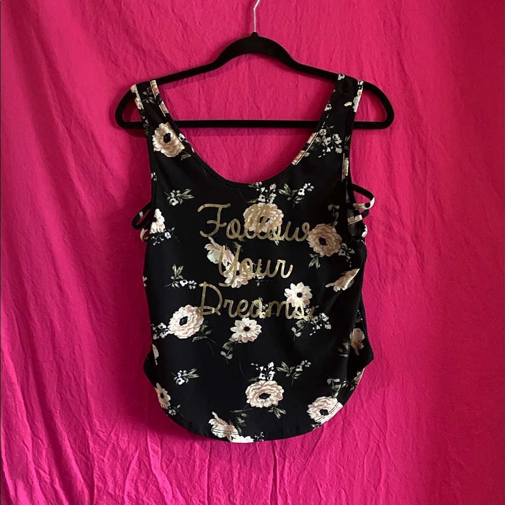 🌺Ridley Hill Woman’s Top Size M